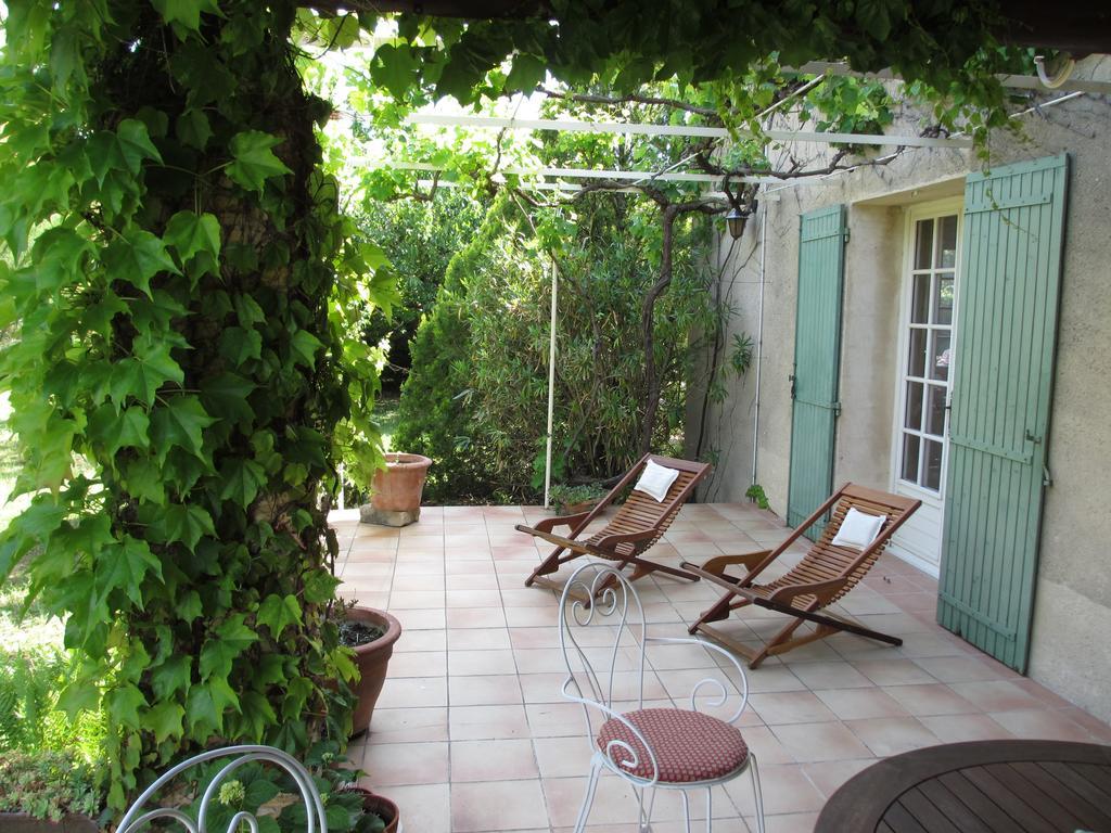 Clos Sainte-Garde Saint Didier  Exterior photo